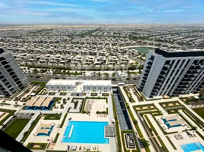 Modern | Pool & Villa View | Vacant | Pet Allowed
