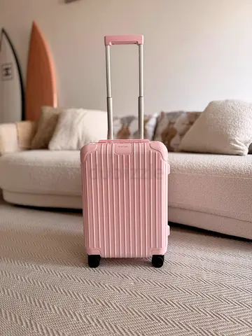 Essential cabin luggage