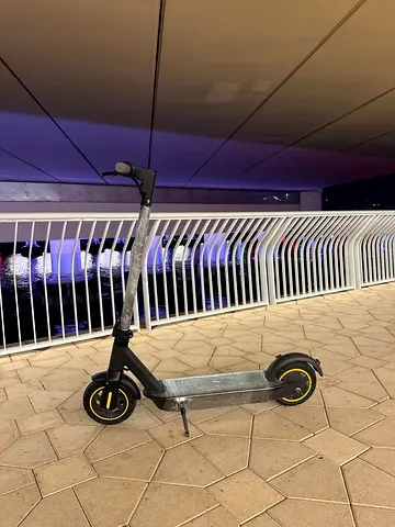 Crony Xm max electric scooter 50km range 50km speed