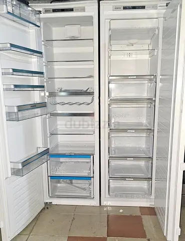 SIEMENS Latest built-in fridge freezer like new