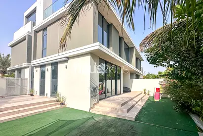 Upgraded | Luxury living | Big Plot