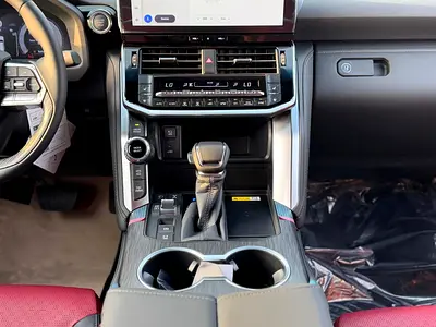 2026 Toyota LAND CRUISER — миниатюра 11