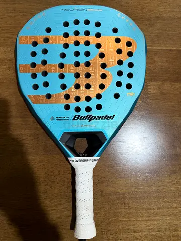 Bullpadel Neuron