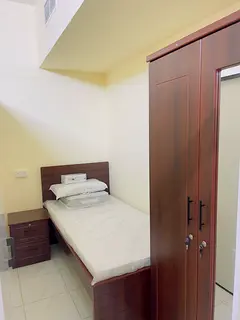 MALE PRIVACY CABIN FOR INDIANS NEAR STADIUM METRO STATION ( 1400 ALL INCLUDED)