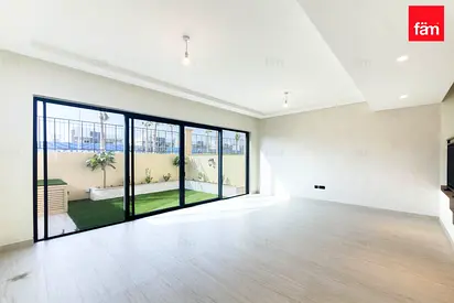 Single Row | 4 Bedroom Villa | Near To Lagoon