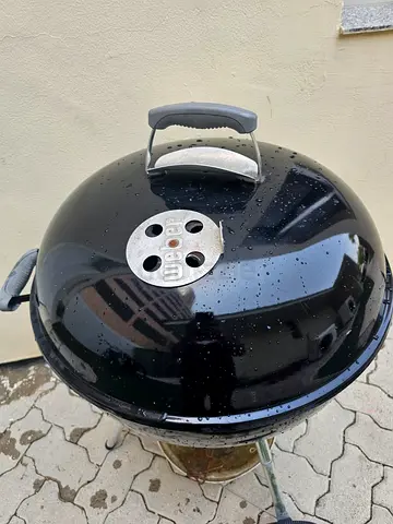 Weber-style Charcoal Kettle Grill - Good Condition