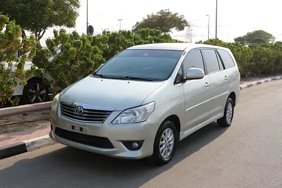 2013 Toyota INNOVA — фото 3