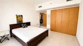 TOP FLOOR | PRIME VIEW | VACANT | APPLY NOW