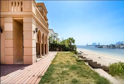 Stunning 5BR Villa | Beachfront | Marina Views