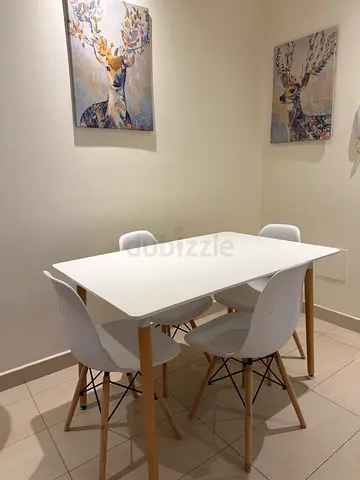 طاولة سفره Dining table
