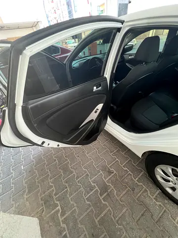 2016 Hyundai ACCENT 缩略图 2