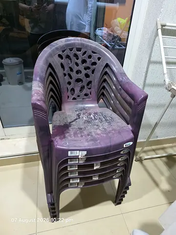 Set of 6 Purple Plastic Stackable Chairs - Used