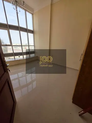 تصميم عملي يوفر الراحة والخصوصية سهولة الوصول إلى الطرق الرئيسية