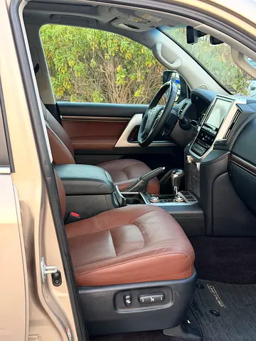 2016 Toyota LAND CRUISER — миниатюра 12