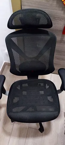Free pickup only Ergonomic Black Mesh Office Chair with Headrest