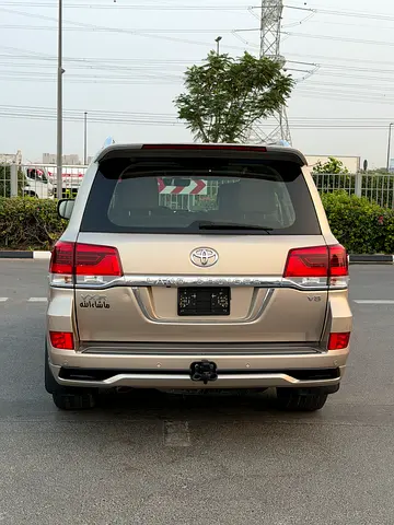 2016 Toyota LAND CRUISER — миниатюра 4