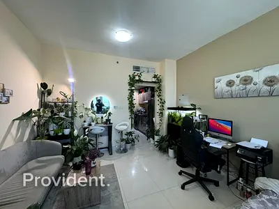 Tenanted | High floor | Unfurnished| Community view