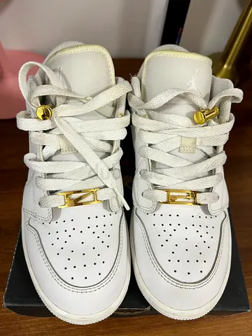 Womens shoes