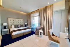 Bright Corner Studio | Canal View | Furnished