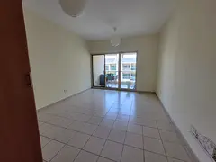 MID FLOOR | CHILLER FREE | UNFURNISHED