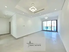 ON PRIME LOCATION SPACIOUS 1 BEDROOM APARTMENT READY TO MOVE WITH PARKING.