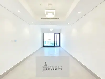 ON PRIME LOCATION SPACIOUS 1 BEDROOM APARTMENT READY TO MOVE WITH PARKING.
