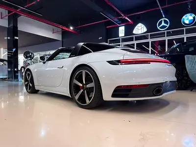 2022 Porsche 911 — миниатюра 10