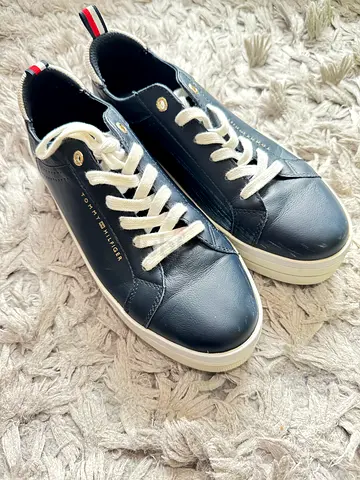 Tommy Hilfiger navy leather sneakers, gently used, size not specified