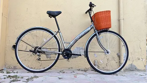 Cruiser bike Japan import Free delivery used refurbished 100% working with basket and soft seat
