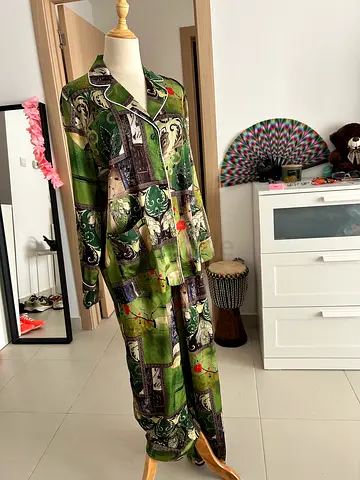 BEBE Green patterned long women's pijama size M