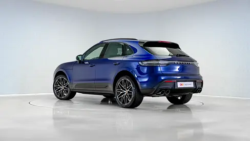 2025 Porsche MACAN photo 2