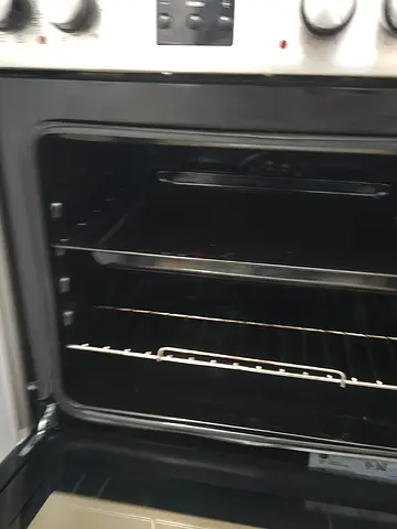 Used electric oven in good working condition