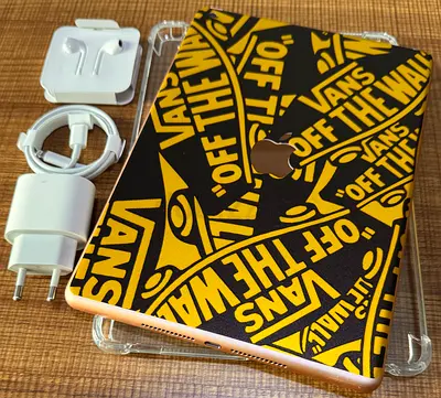 iPad 6th Generation,128GB,Wifi,Gold with Case,Screen Guard,EarPods 3.5MM Jack & 20W Fast Charger