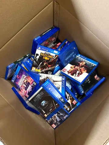 Box of used PS4 games - assorted titles (good condition) over 50 original games