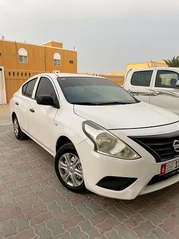 2019 Nissan SUNNY 照片 1
