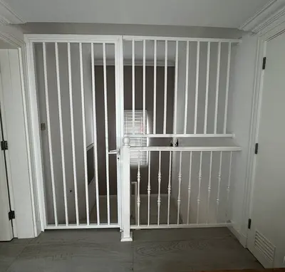Gate: Size: 235 × 242 cm