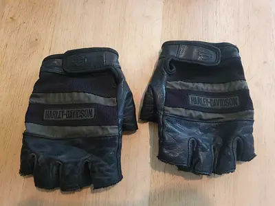 Leather Gloves