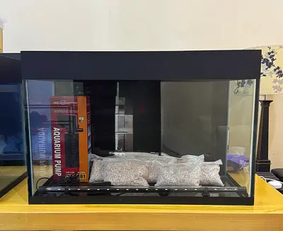 ALMOST NEW 60CM AQUARIUM FOR SALE!!