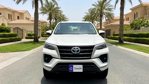 2022 Toyota FORTUNER — фото 2