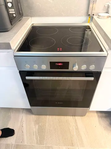 Bosch 4 hubs electric ceramic cocker