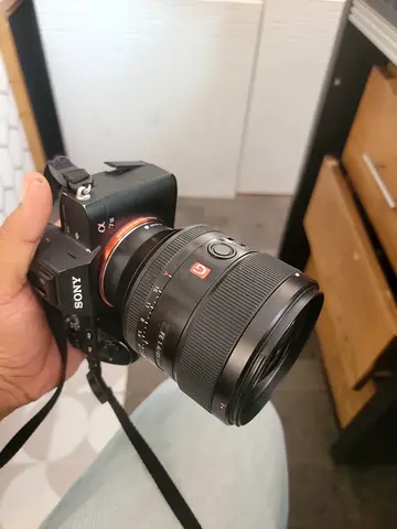 Sony a7r3 series mirrorless with FE 85mm f/1.4 GM lens - excellent condition