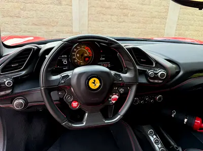2016 Ferrari 488 — фото 11