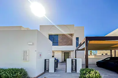 Prime Location | Single Row Villa | Mid Unit