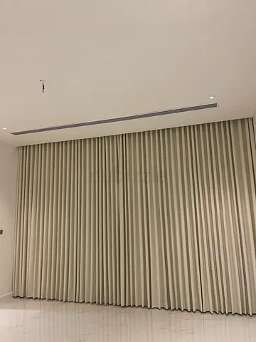 curtains and blind