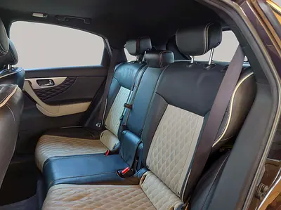 2018 Infiniti QX70 照片 12