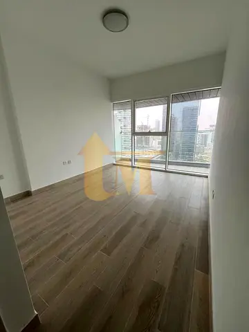 Spacious 2 bhk with balcony for rent