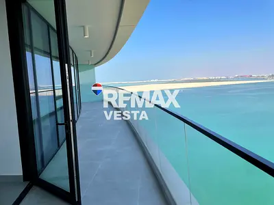 Prime Residence | Ready to Move | Waterfront Living