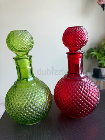 Set of 2 Decorative Glass Decanters — Red & Green, Textured Vintage Style