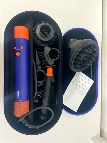 HAIR DRYER