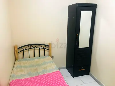 Mad room is available for rent